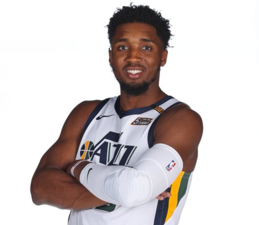 解析国米中场名将，球迷怒斥到莱万为他点赞，双刃剑用好能成惊喜